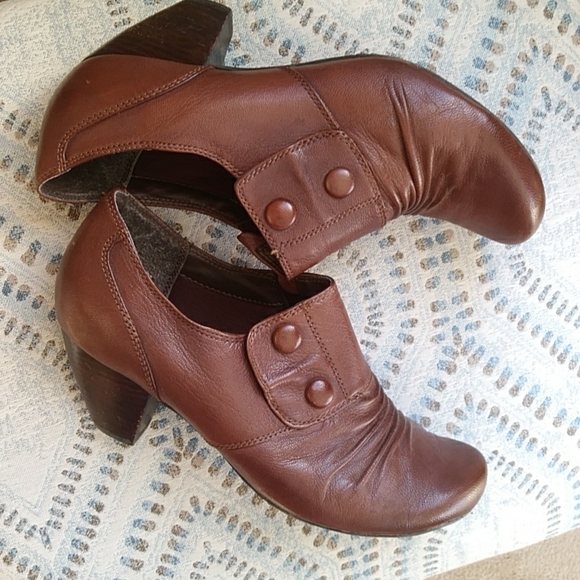 Bare Traps Tyley Leather Scrunchy Heel Booties 9M Brown - Picture 16 of 16
